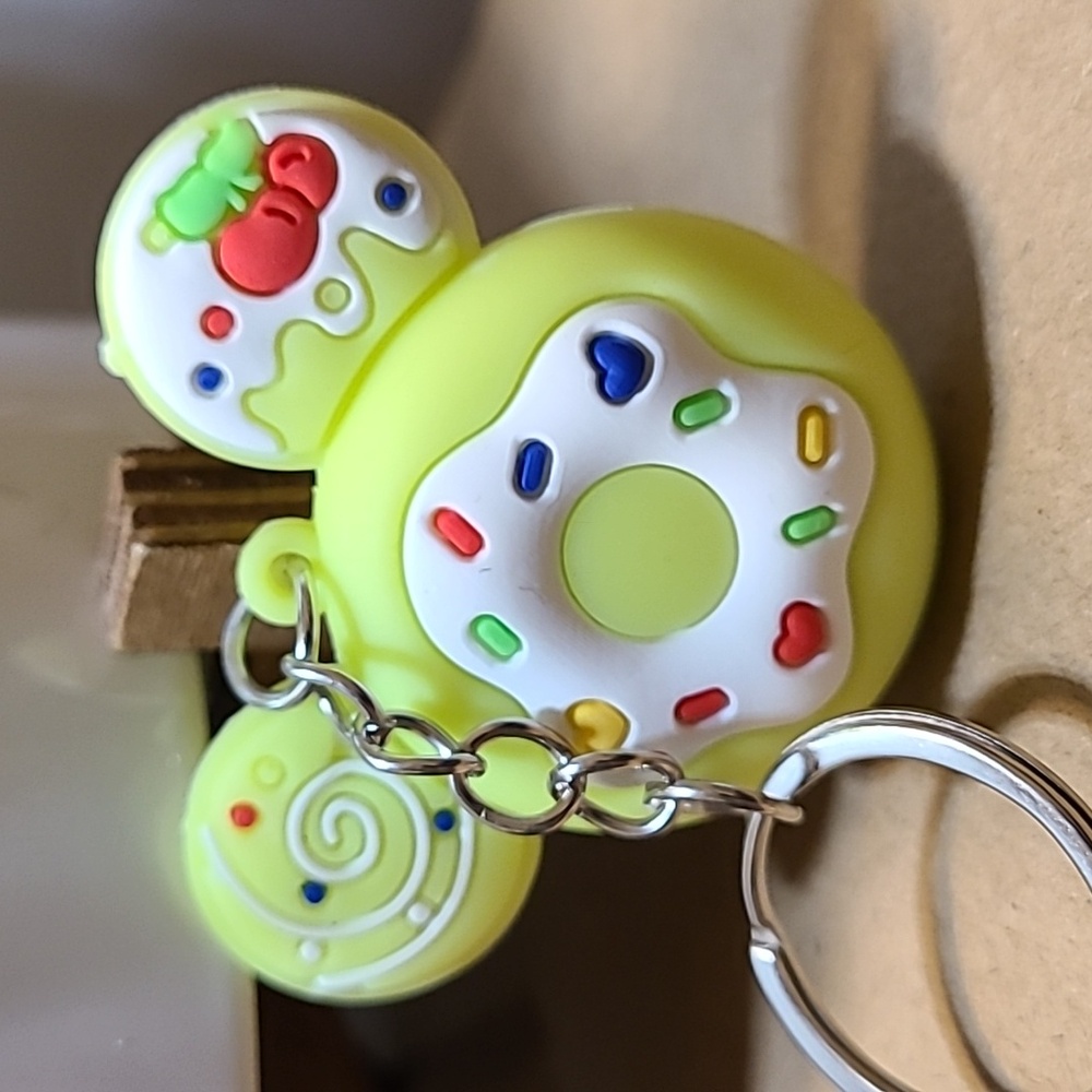 Mickey Mouse Donut Keychain, Cute Cartoon Keyring, Fun Dessert Key Chain
